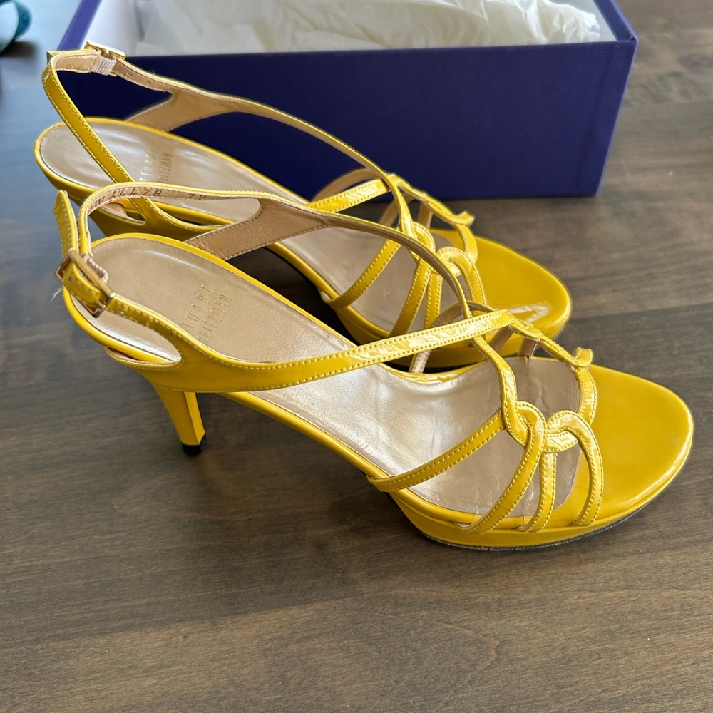 💛⭐️ The Stuart Weitzman Myturn Yellow Quasar Sandals 💛⭐️